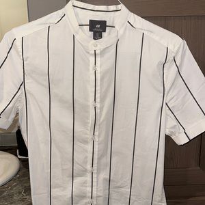 H&M Muscle Fit Short Sleeve button shirt